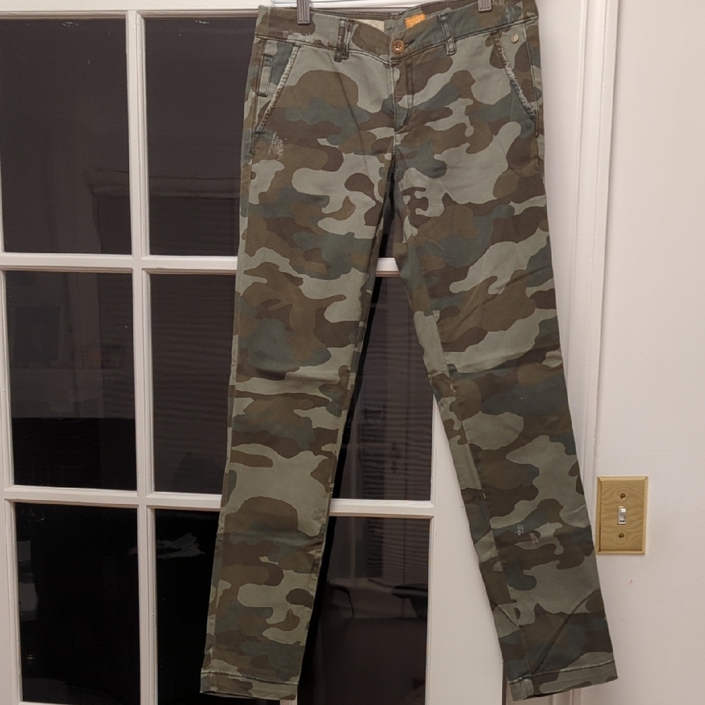 Pilcro Hyphen Fit Camo Skinny Pants Size 26